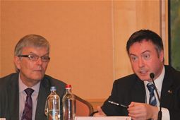 Dr Graeme Sweeney and Alyn Smith replying to questions from the audience 