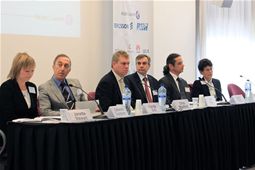 Morning panel on day 2 discussing spectrum for wireless broadband