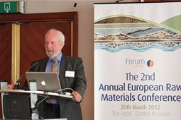 Ernst Von Weizsacker at UNEP presents on Resouce Efficiency 