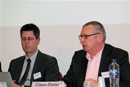 Claus-Dieter Ulmer (Deutsche Telecom) & Michael Dobnohue (OECD)