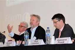 Pat Walshe (GSMA), Richard Allan (Facebook) & Rene Lamsfuss (Nielsen)